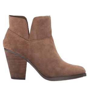 VINCE CAMUTO Women's Helyn Ankle Western Suede Bootie 11